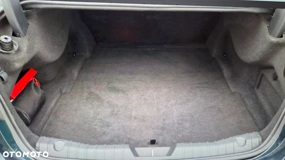 Jaguar XF 2.0 i4D Portfolio - 11