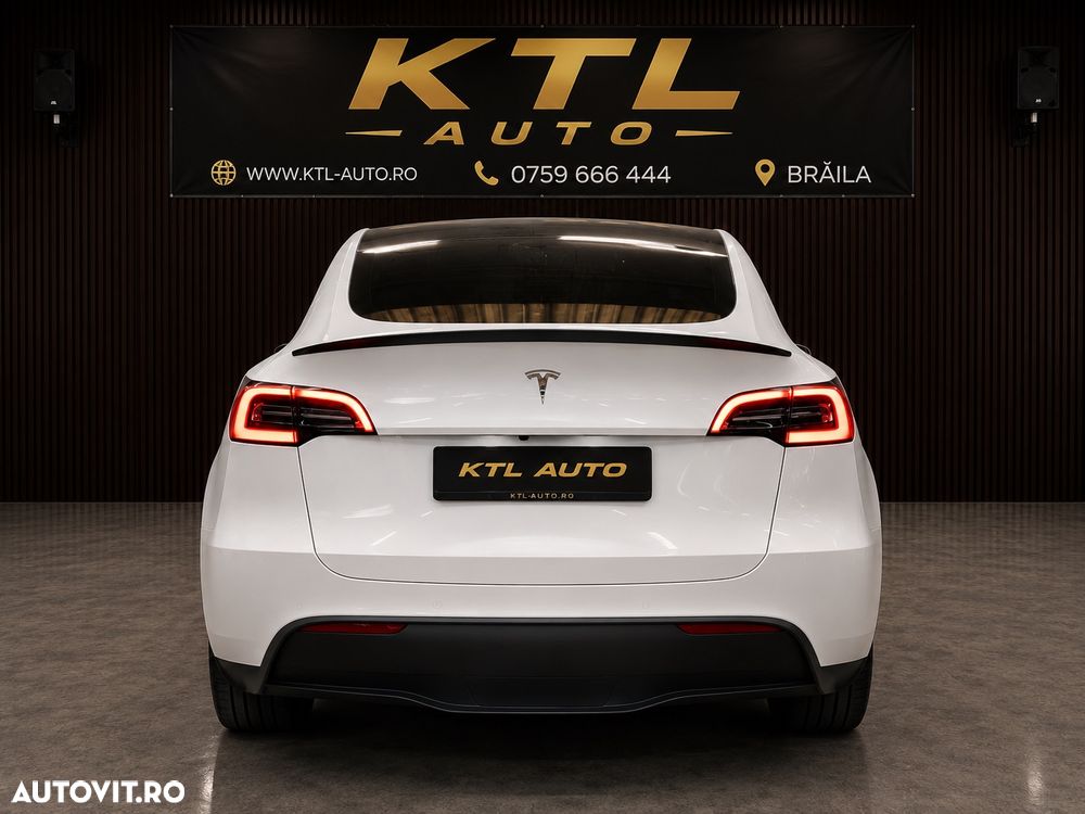 Tesla Model Y - 6