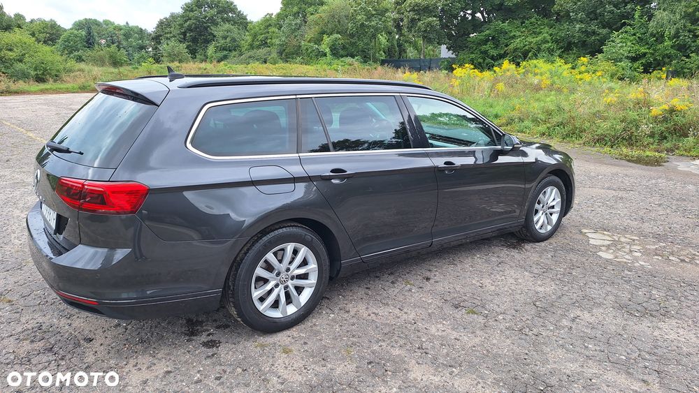 Volkswagen Passat 1.6 TDI SCR DSG Comfortline - 9