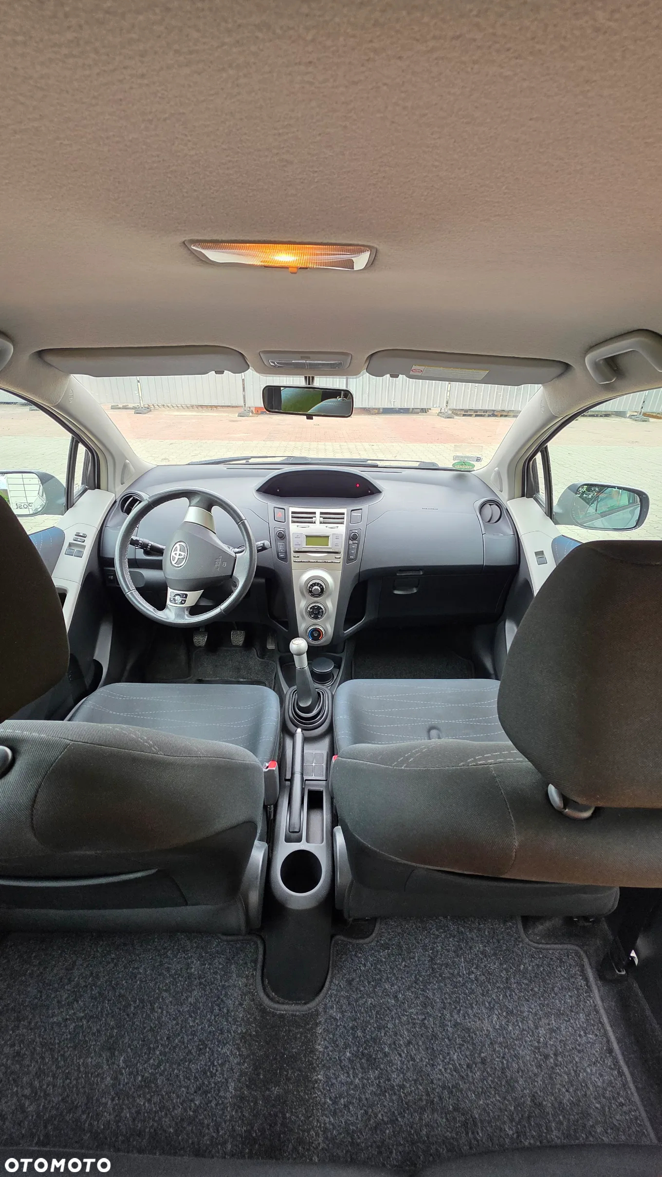 Toyota Yaris 1.3 VVT-i Sol - 5