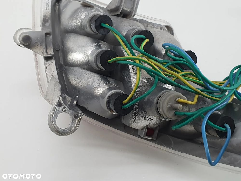 LAMPA TYL PRAWA KIERUNKOWSKAZ  PEUGEOT E-VIVACITY - 11