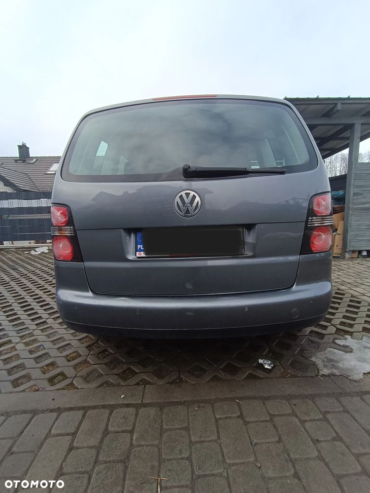 Volkswagen Touran 2.0 TDI DPF Comfortline - 4