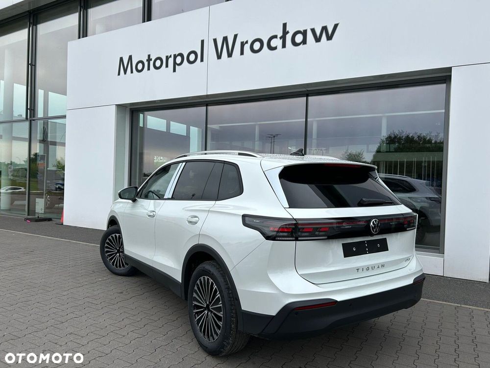 Volkswagen Tiguan - 11