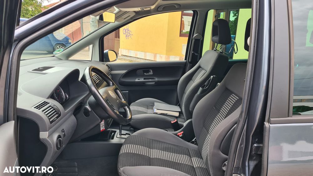 Volkswagen Sharan 1.9 TDI Automatik United - 33