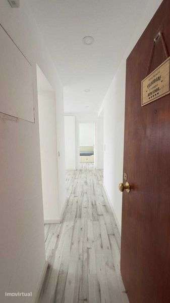 Excelente Apartamento T3 Mobilado para Arrendamento – Centro da Moita - Grande imagem: 4/6