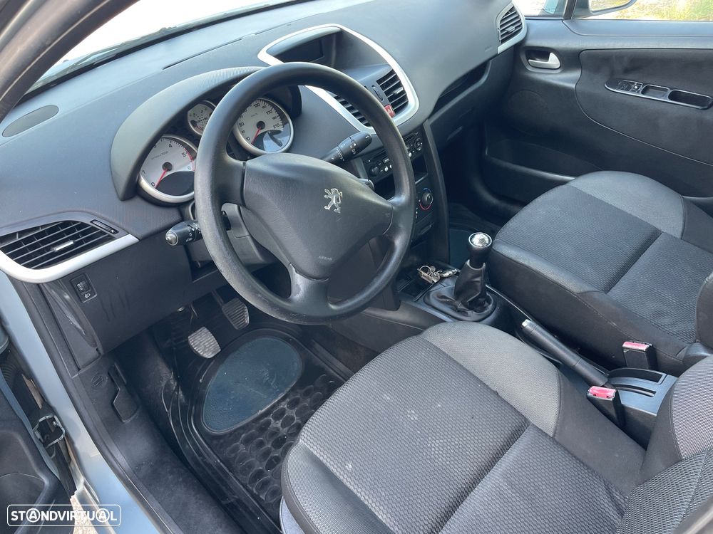 Peugeot 207 1.6 HDi Premium - 26