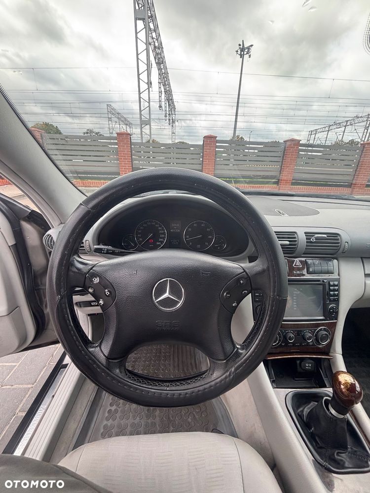 Mercedes-Benz Klasa C 180 T Kompressor Classic - 9