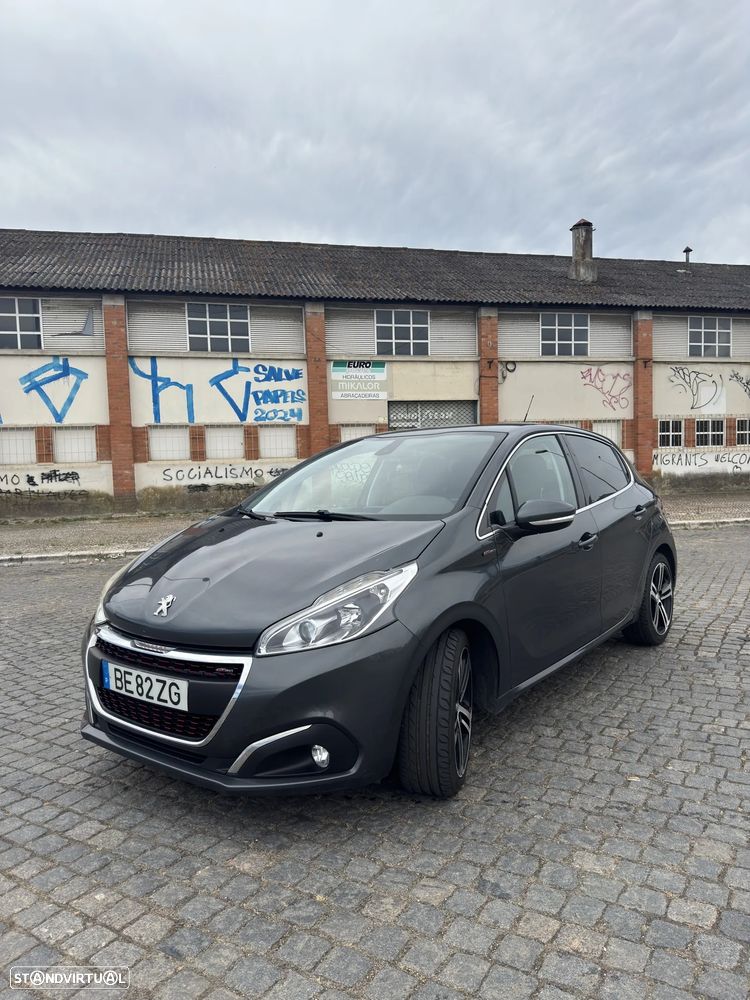 Peugeot 208 - 2