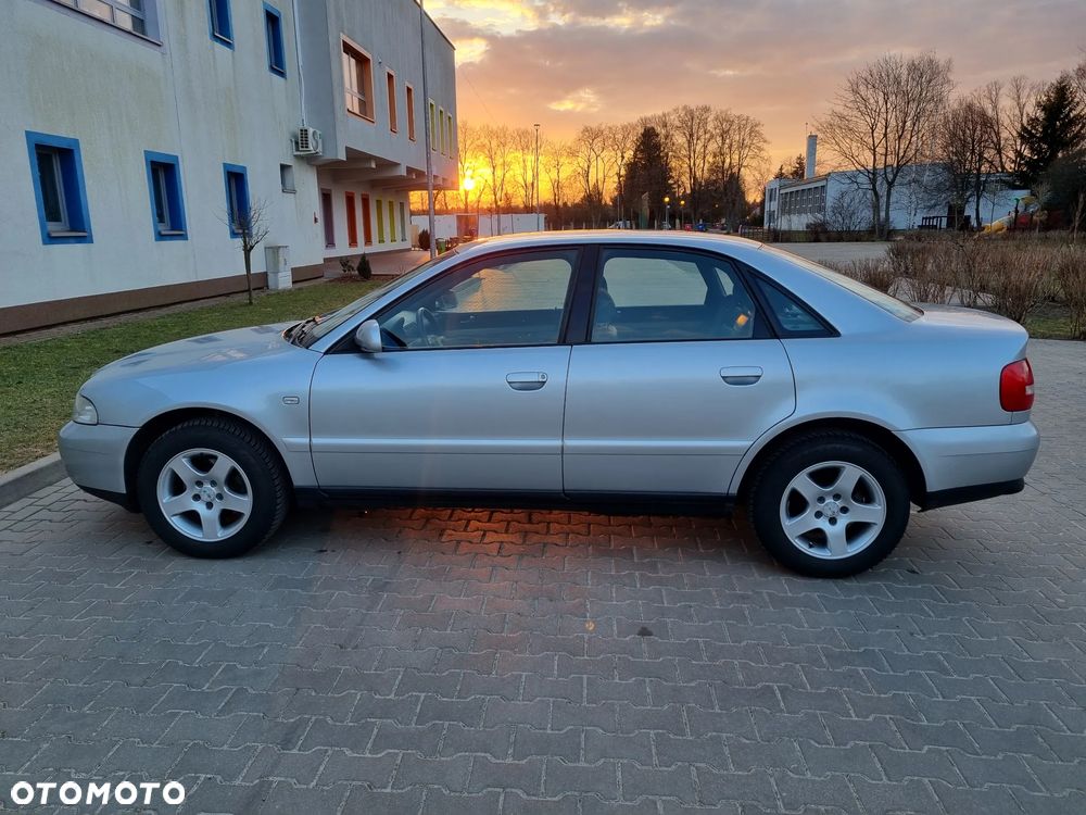 Audi A4 Limousine - 15