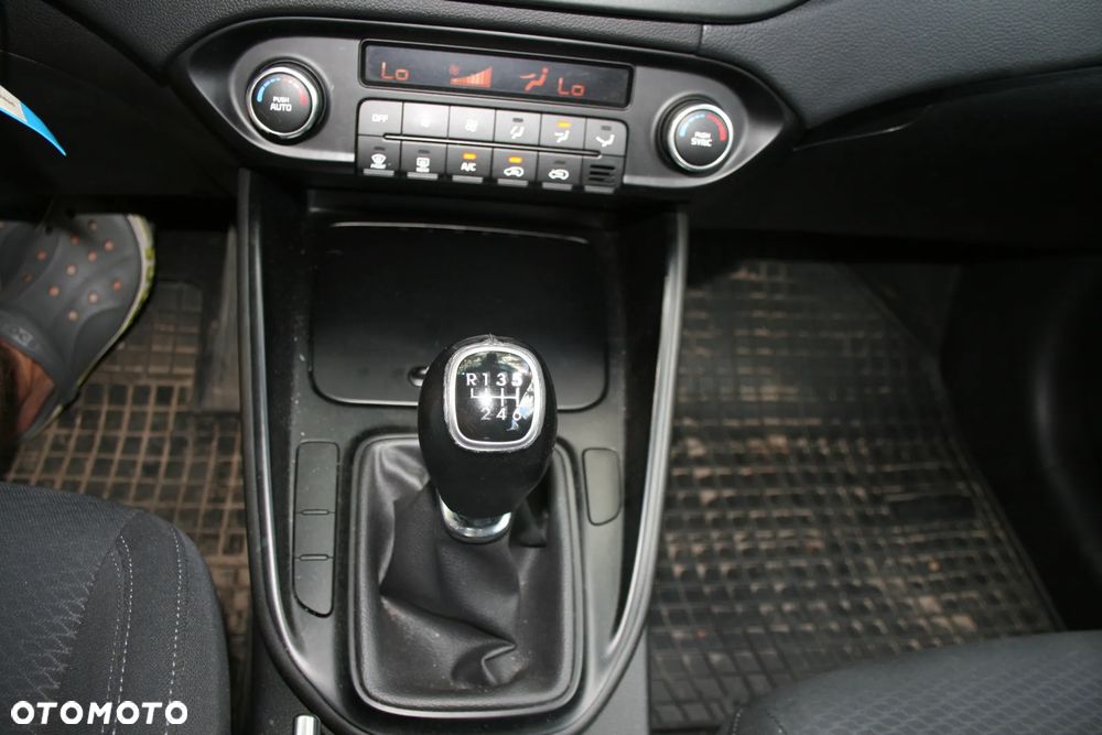 Kia Carens 1.6 GDI M 7os - 14