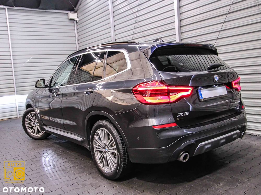 BMW X3 xDrive20i Luxury Line - 4