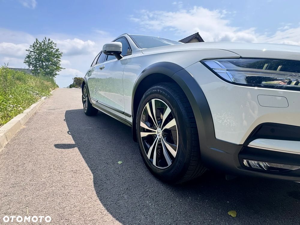 Volvo V90 D4 SCR Momentum Pro - 13