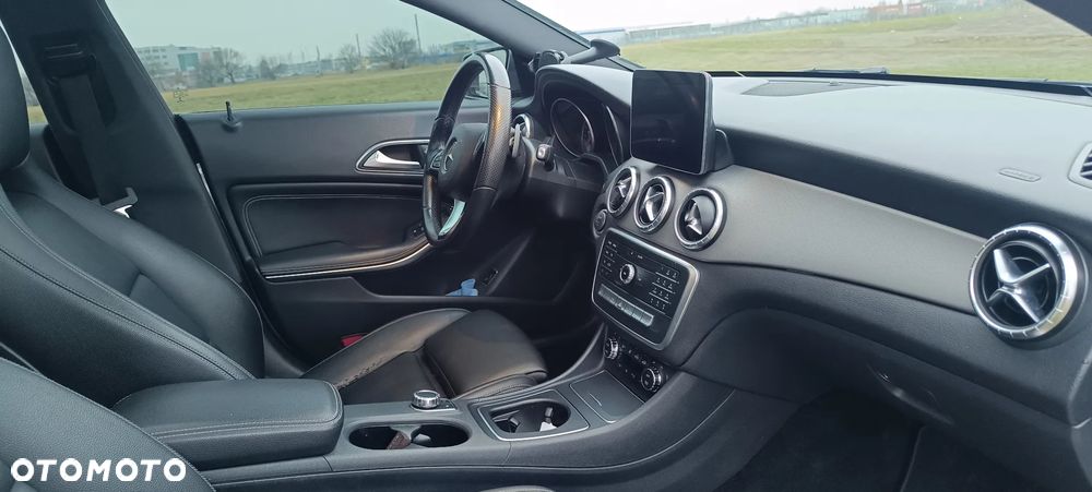 Mercedes-Benz CLA 250 4Matic 7G-DCT - 1