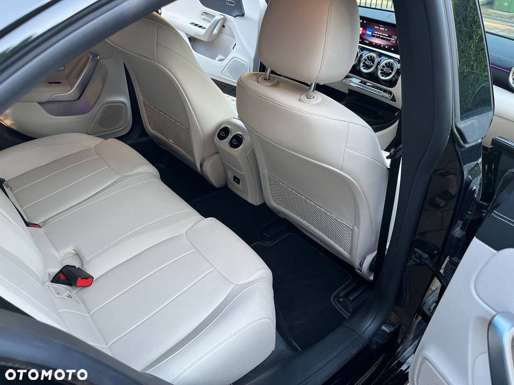 Mercedes-Benz CLA 200 d AMG Line 8G-DCT - 28