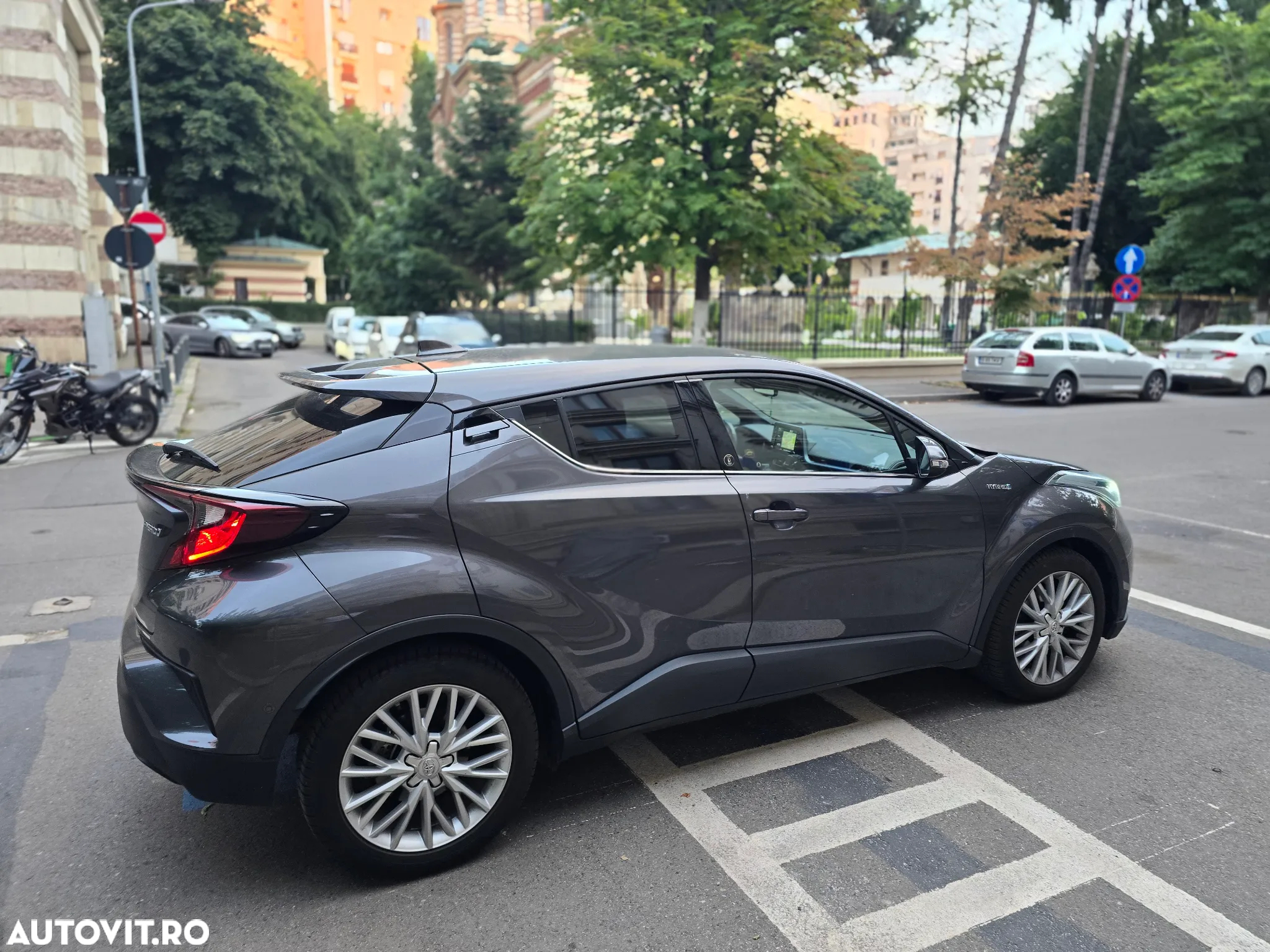 Toyota C-HR 1.8 Hybrid Team Deutschland - 3