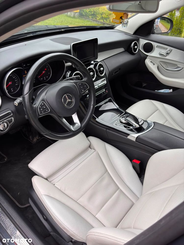Mercedes-Benz Klasa C 300 7G-TRONIC AMG Line - 16