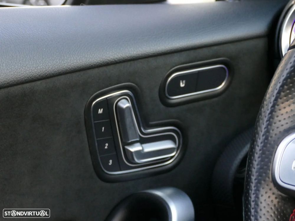 Mercedes-Benz A 250 Limousine e AMG Line - 35