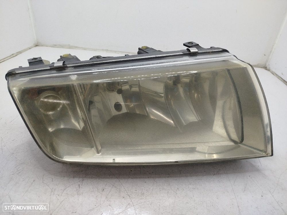 Farol/ Otica Dianteiro Dto Skoda Fabia I Break (6Y5)