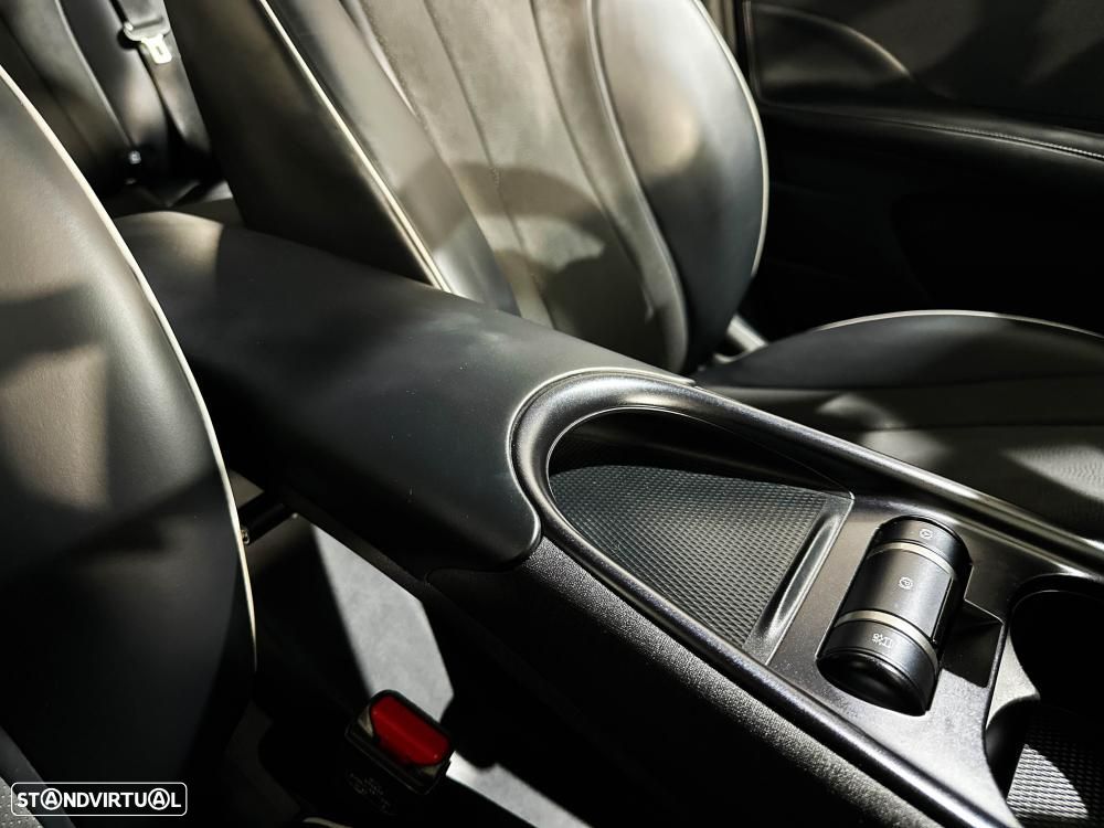 BYD Dolphin 60.4 kWh Design - 38