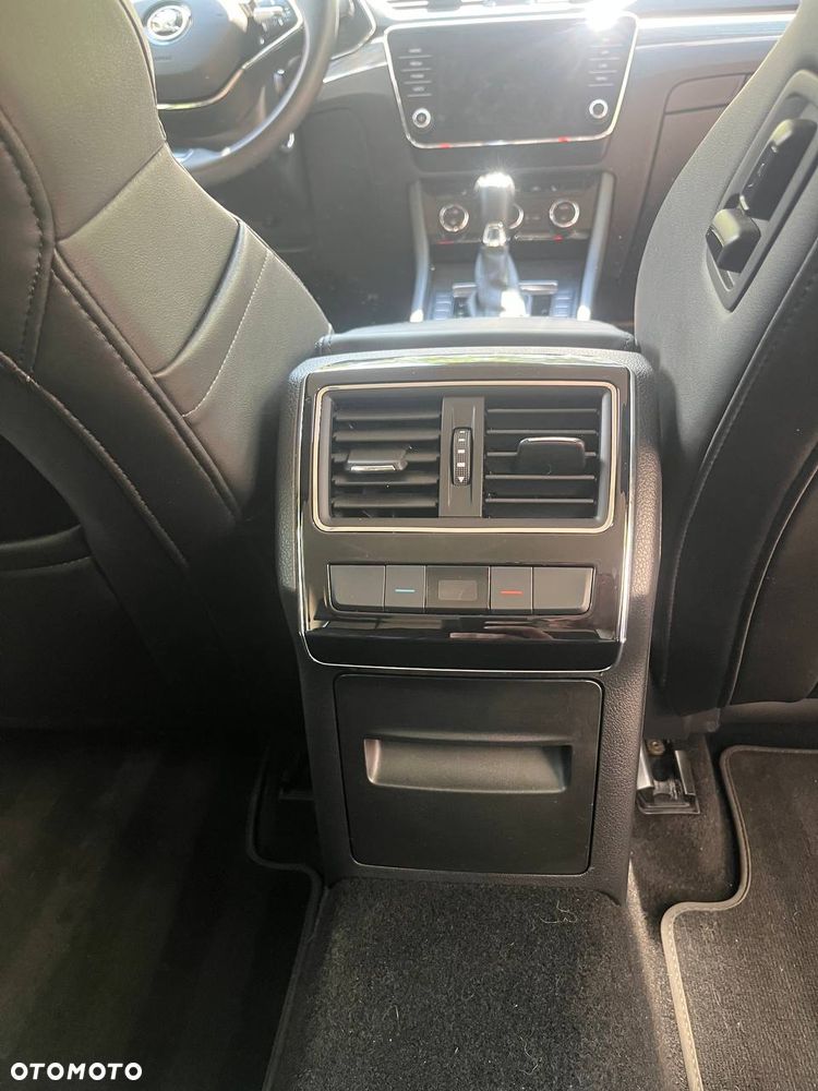 Skoda Superb 2.0 TDI SCR Style DSG - 10