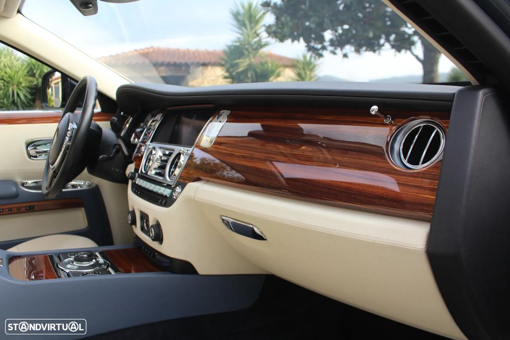 Rolls Royce Ghost - 31