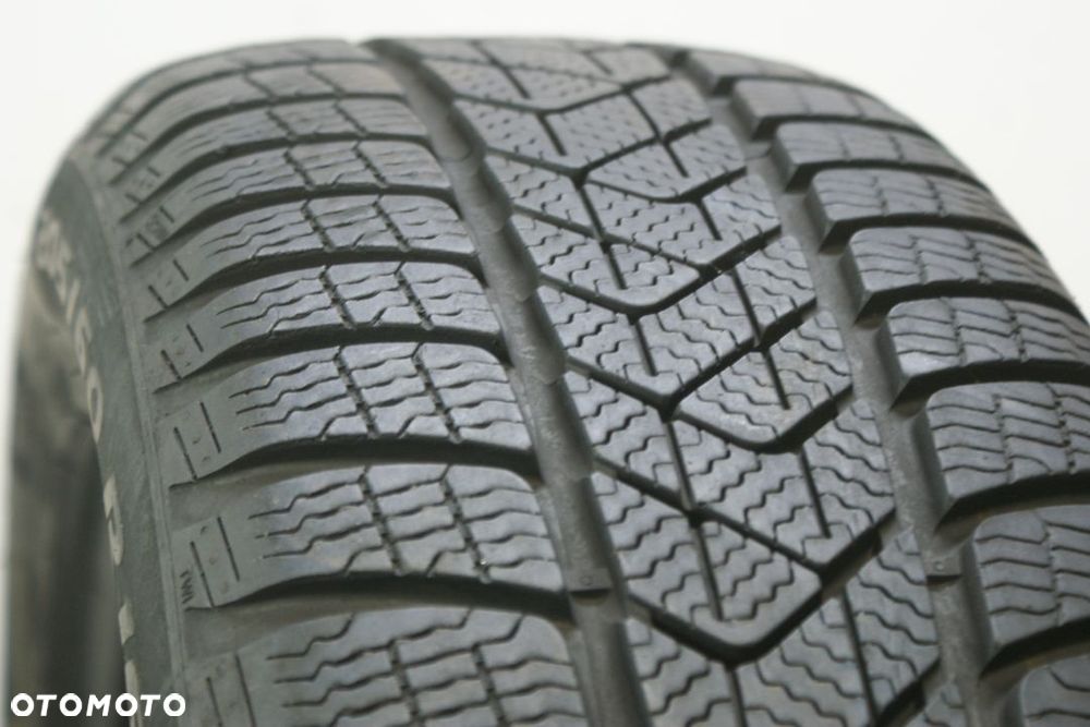 205/60R16 PIRELLI WINTER SOTTOZERO 3 , 6,9mm . - 2