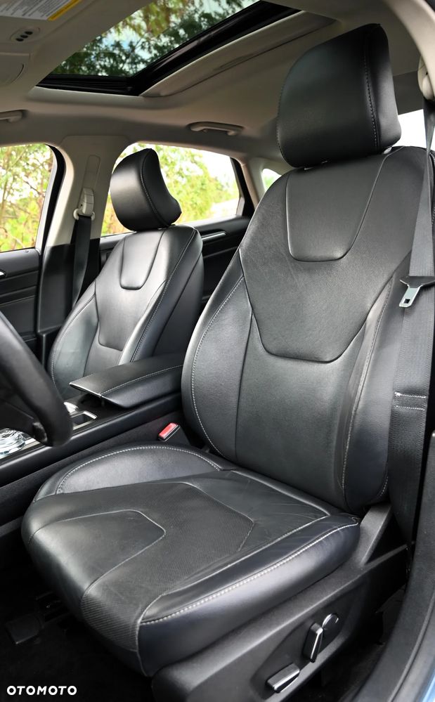 Ford Fusion 2.0 EcoBoost Titanium - 29