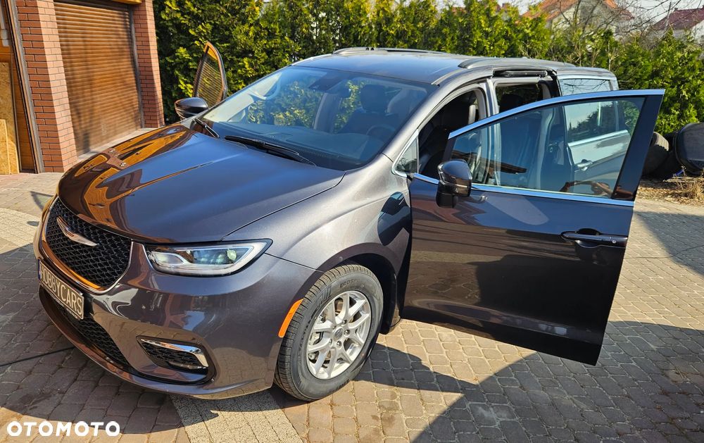 Chrysler Pacifica - 11