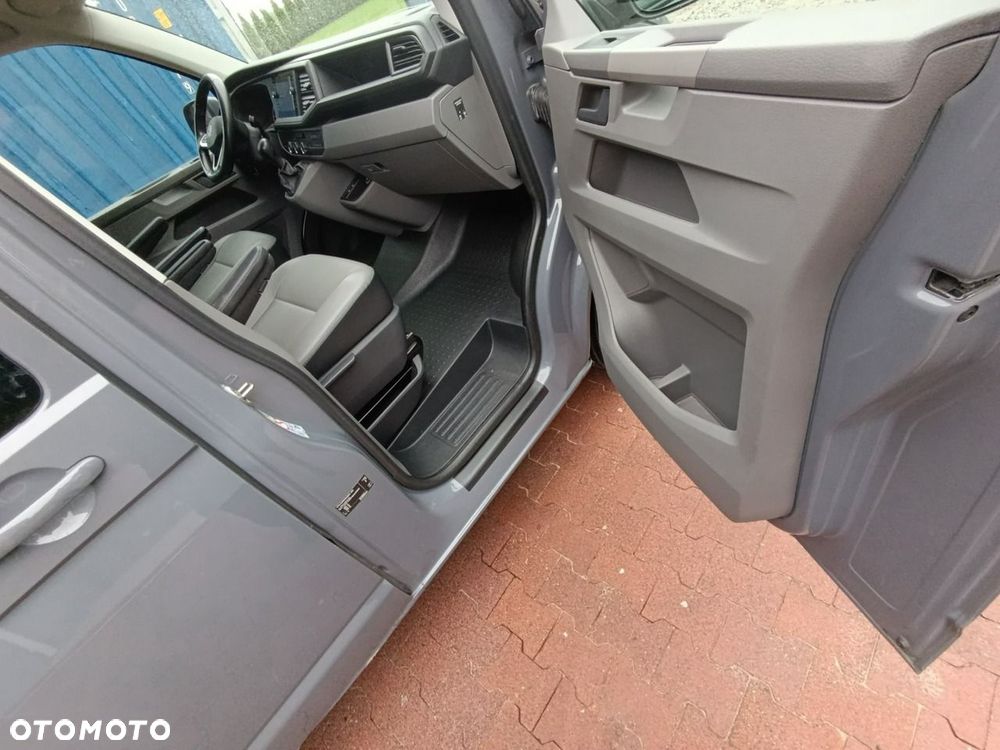 Volkswagen Transporter - 12