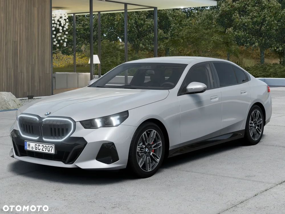 BMW Seria 5 520d xDrive mHEV M Sport - 2