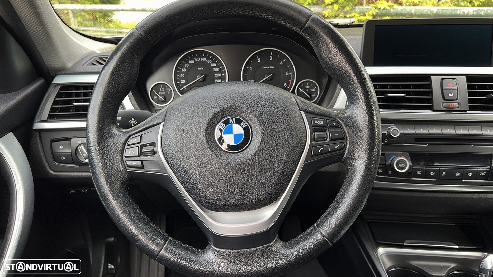 BMW 320 d Touring ED Line Luxury Auto - 13