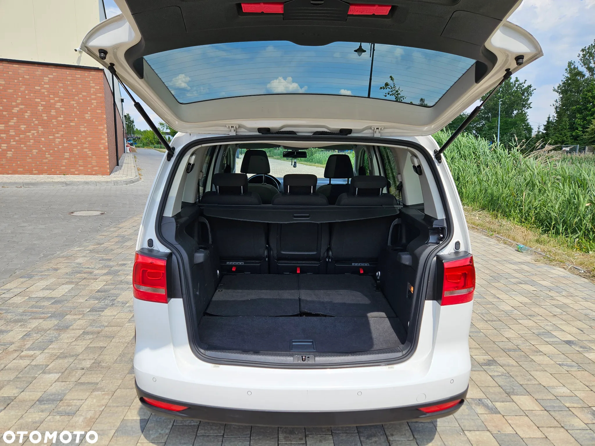 Volkswagen Touran 2.0 TDI DPF Cross DSG - 28