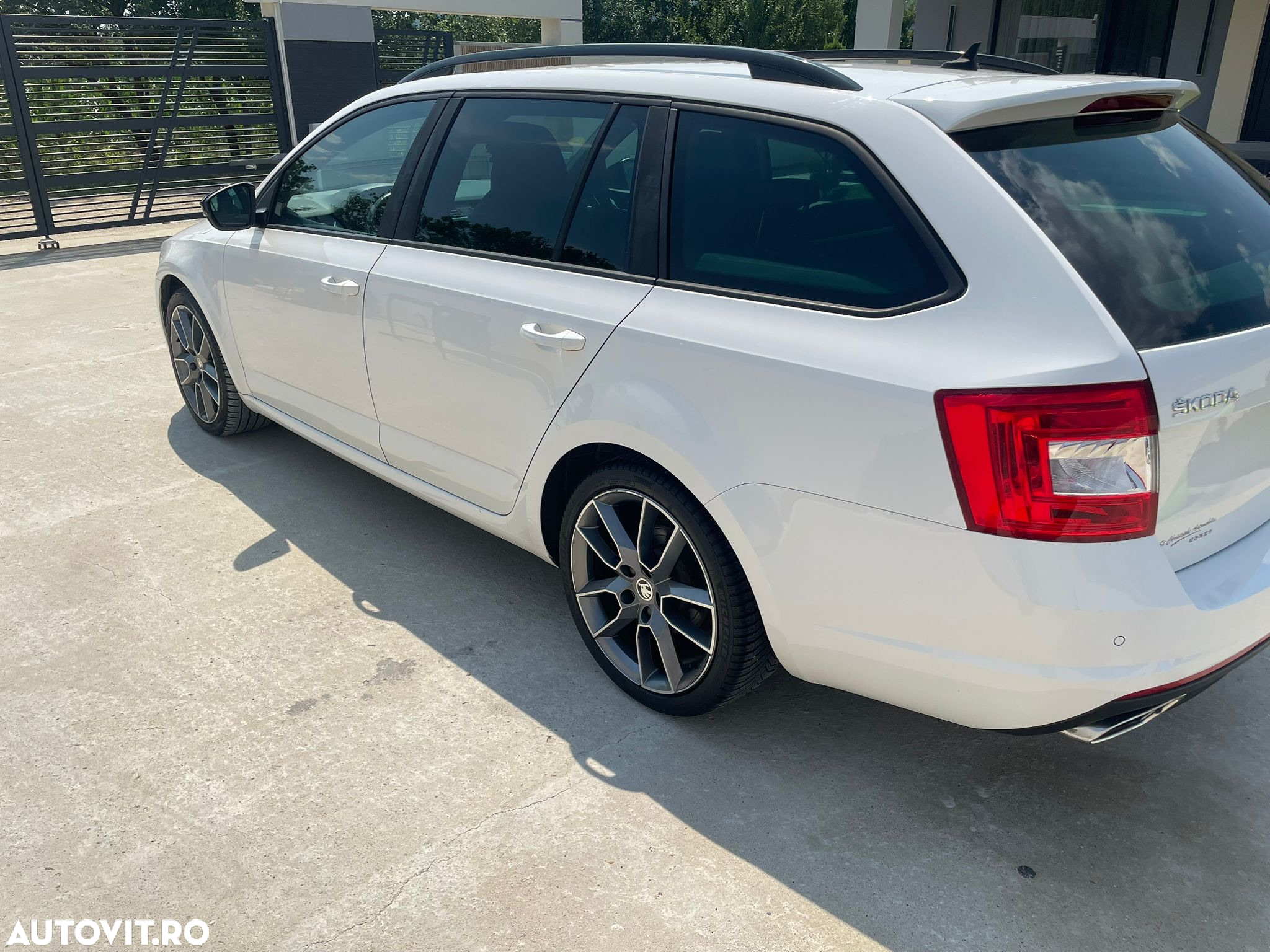 Skoda Octavia 2.0 TDI (Green tec) DSG RS - 2