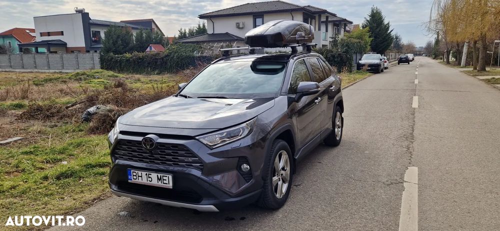 Toyota RAV4 - 1