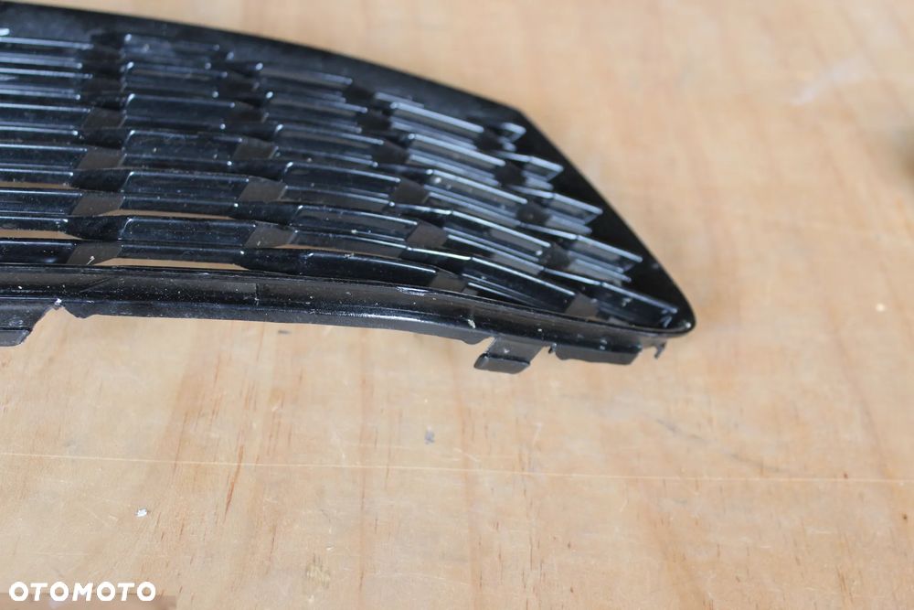 KRATKA ZDERZAKA PRAWA AUDI RS6 RS7 C7 LIFT 4G0807682T 2015 - 5