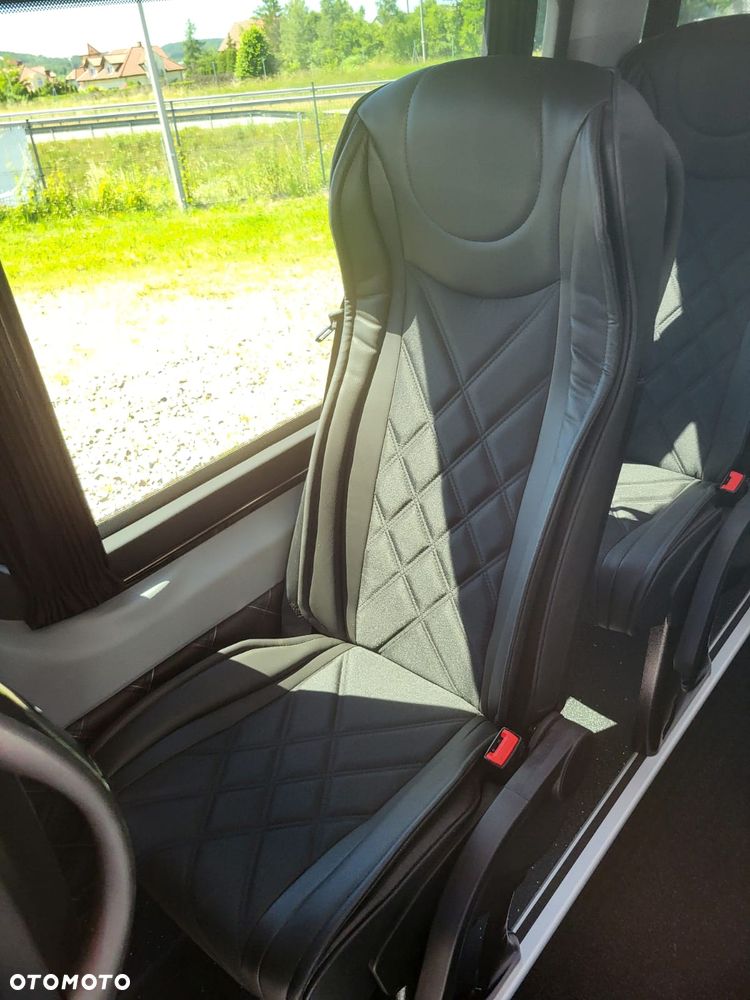 Mercedes-Benz Sprinter 516 CDI 24 miejsca siedzące + 4 stojące - 19
