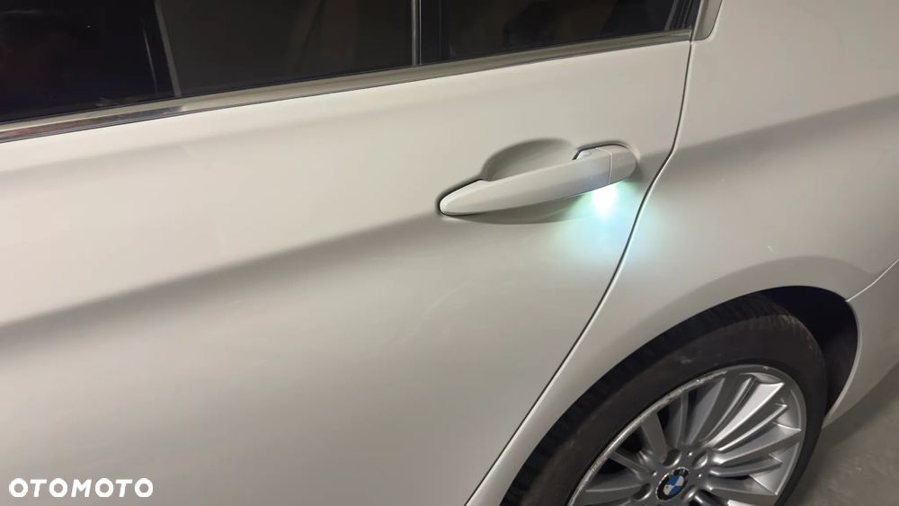BMW Seria 3 328i Luxury Line - 12