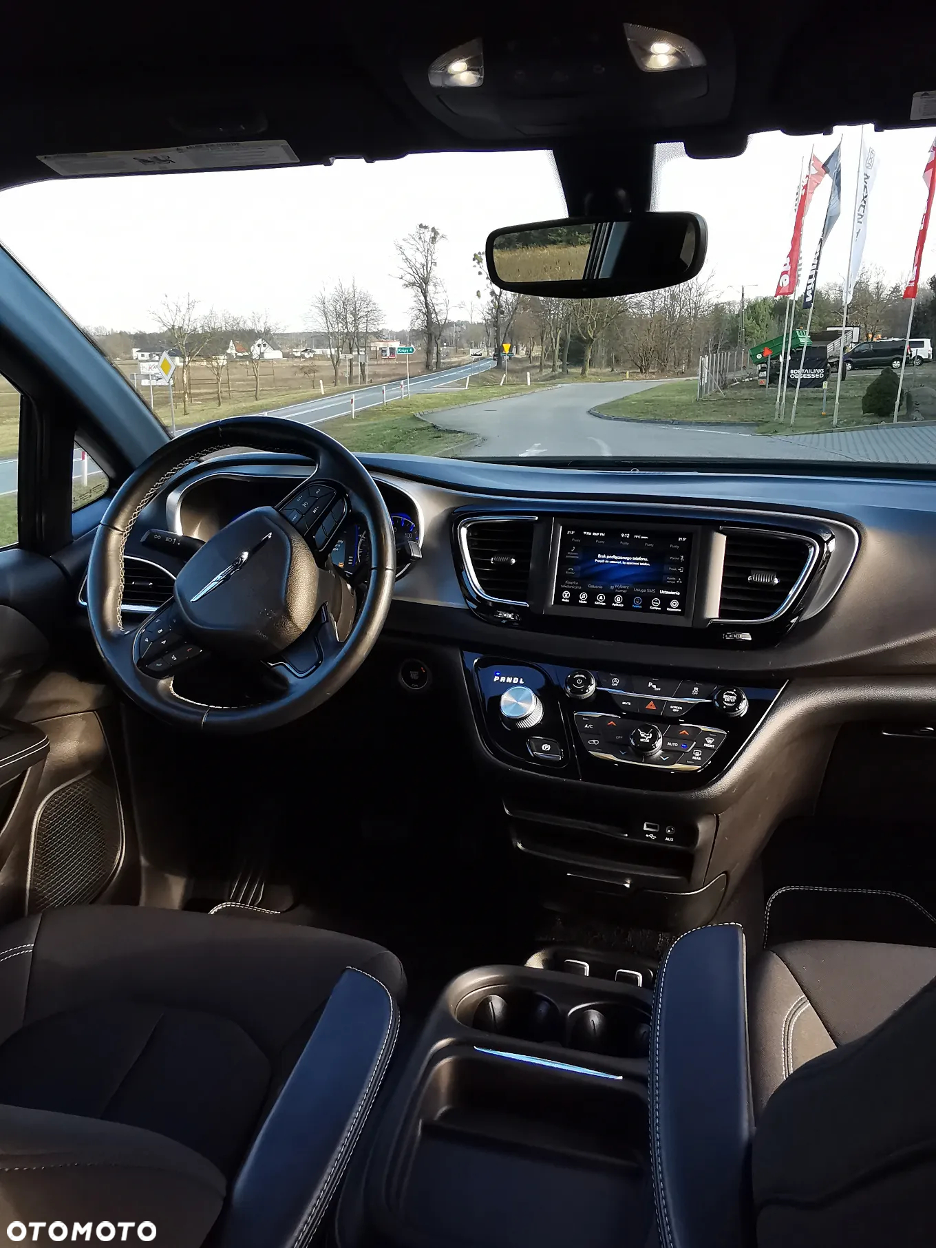 Chrysler Pacifica - 10