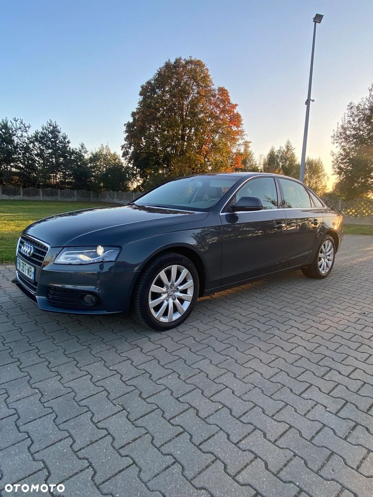 Audi A4 Limousine - 4