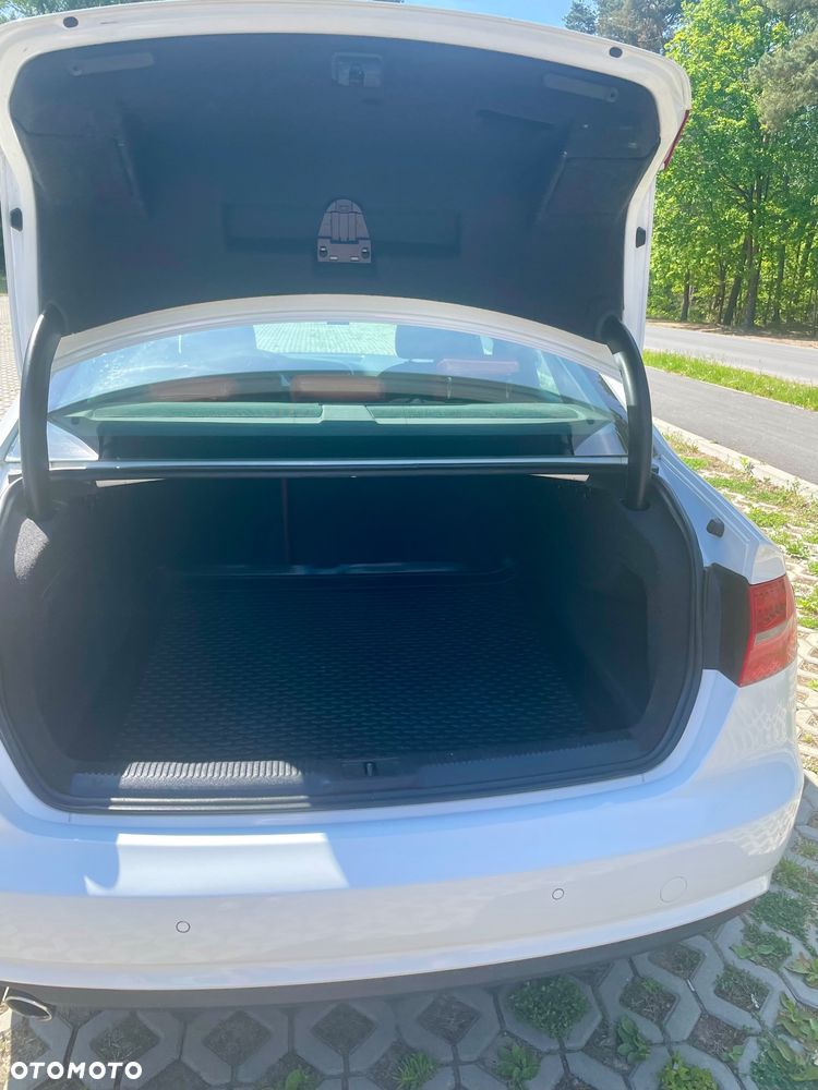 Audi A4 Limousine 2.0 TDI DPF clean diesel Attraction - 20