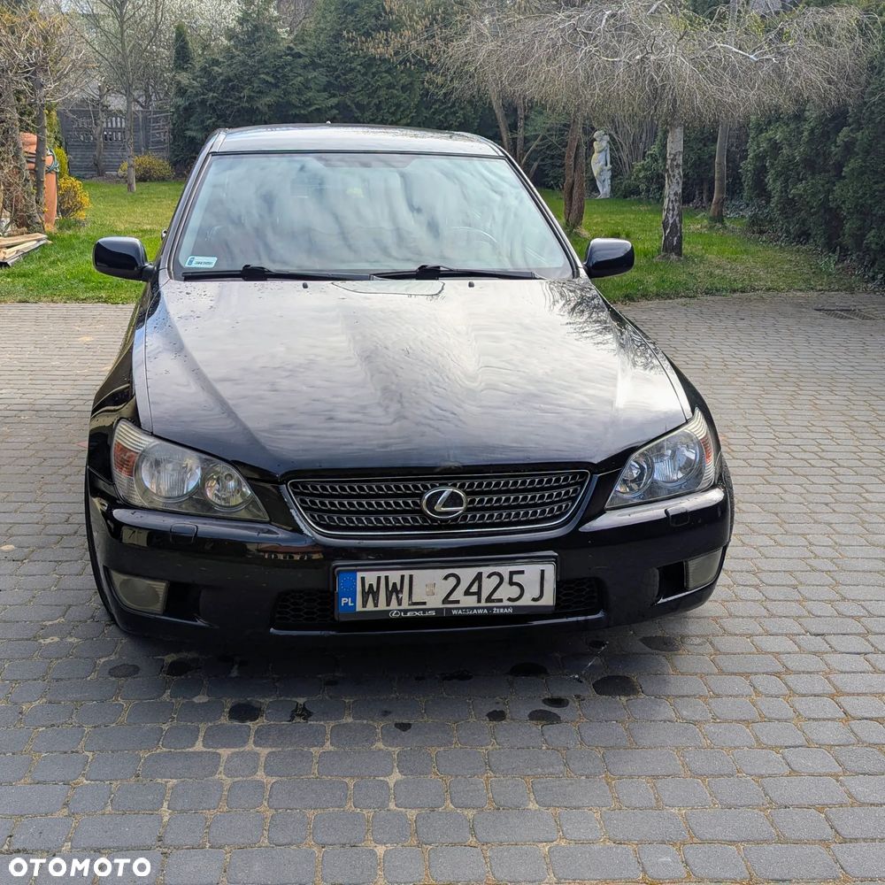 Lexus IS 200 SportCross - 2