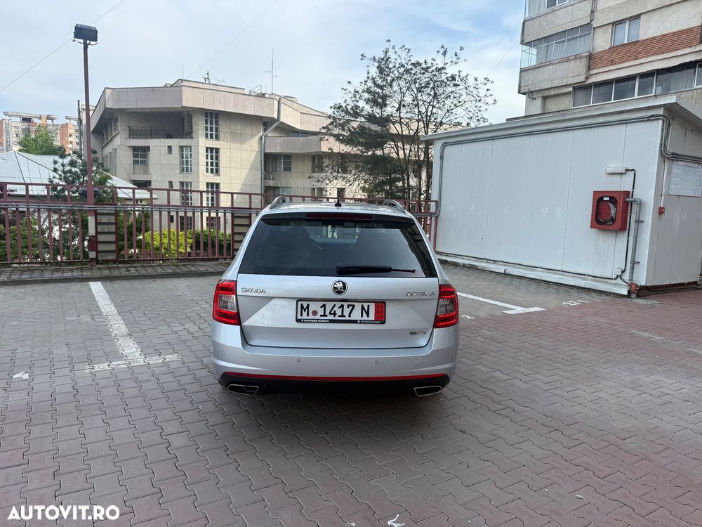 Skoda Octavia 2.0 TDI DSG RS - 10