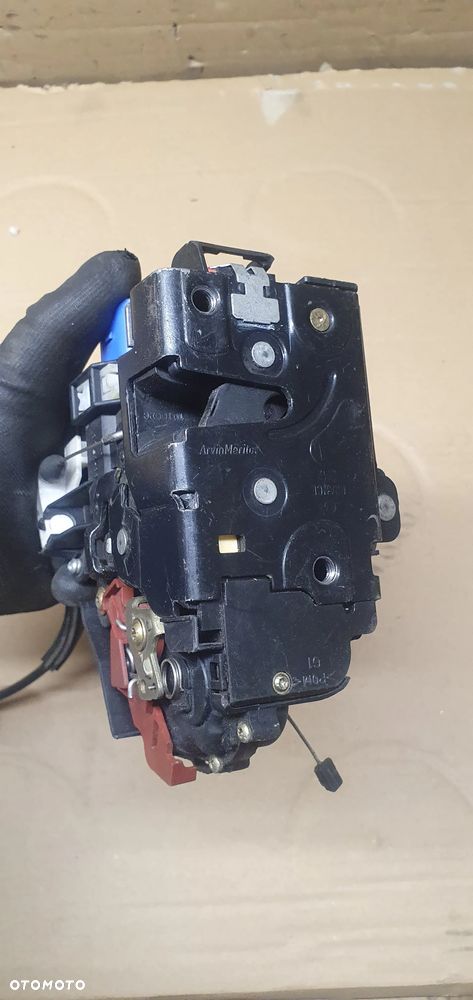 Zamek lewy przód przedni VW Skoda Seat 9 PIN - 4