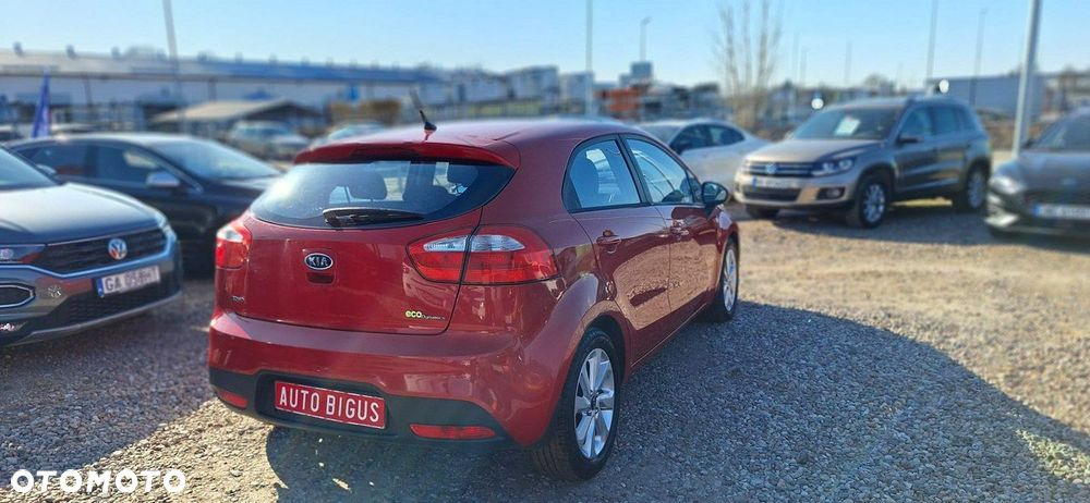 Kia Rio - 8