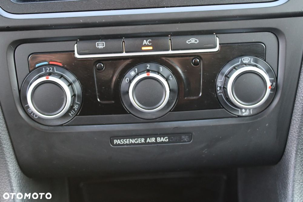 Volkswagen Golf - 28