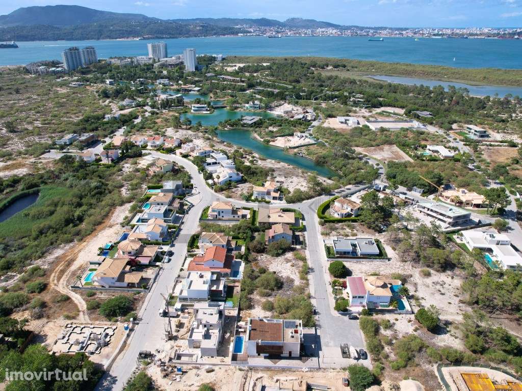 Moradia T4 com Piscina para Venda em Troia, Carvalhal - Grande imagem: 3/44