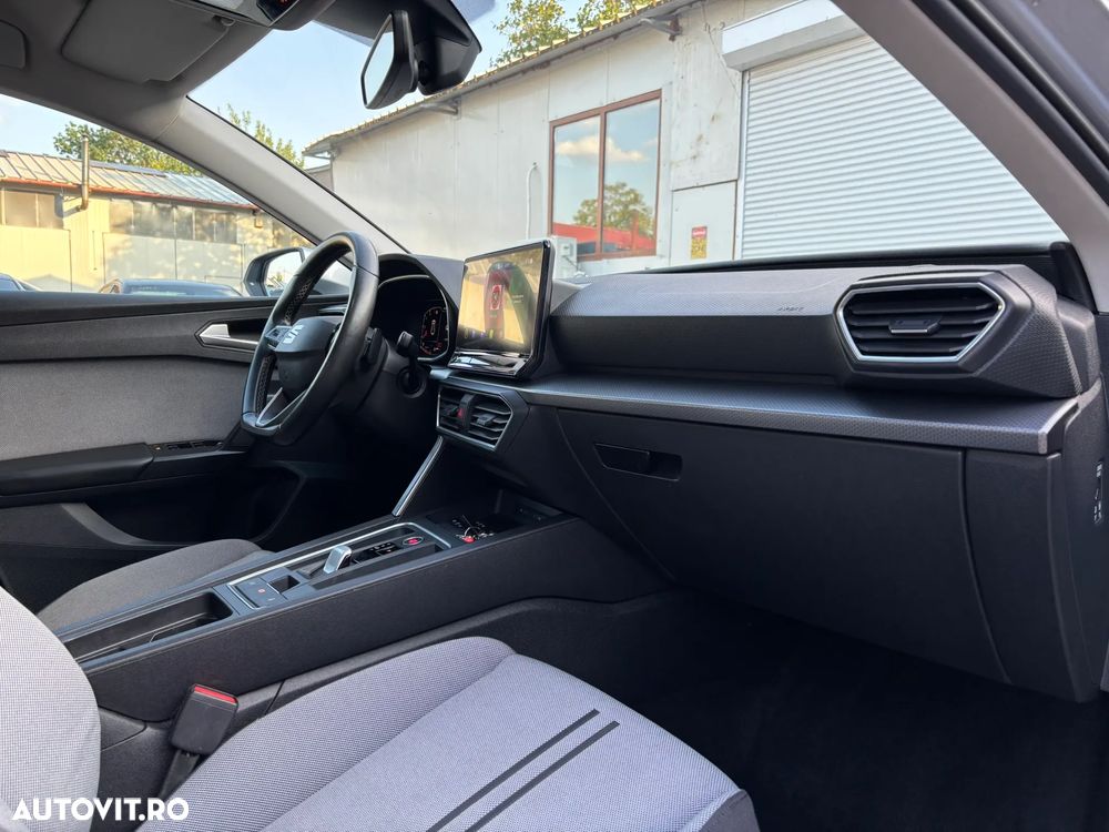 Seat Leon Sportstourer 2.0 TDI DSG Style Edition - 24