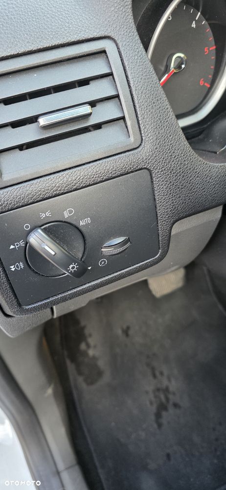 Ford Kuga - 9