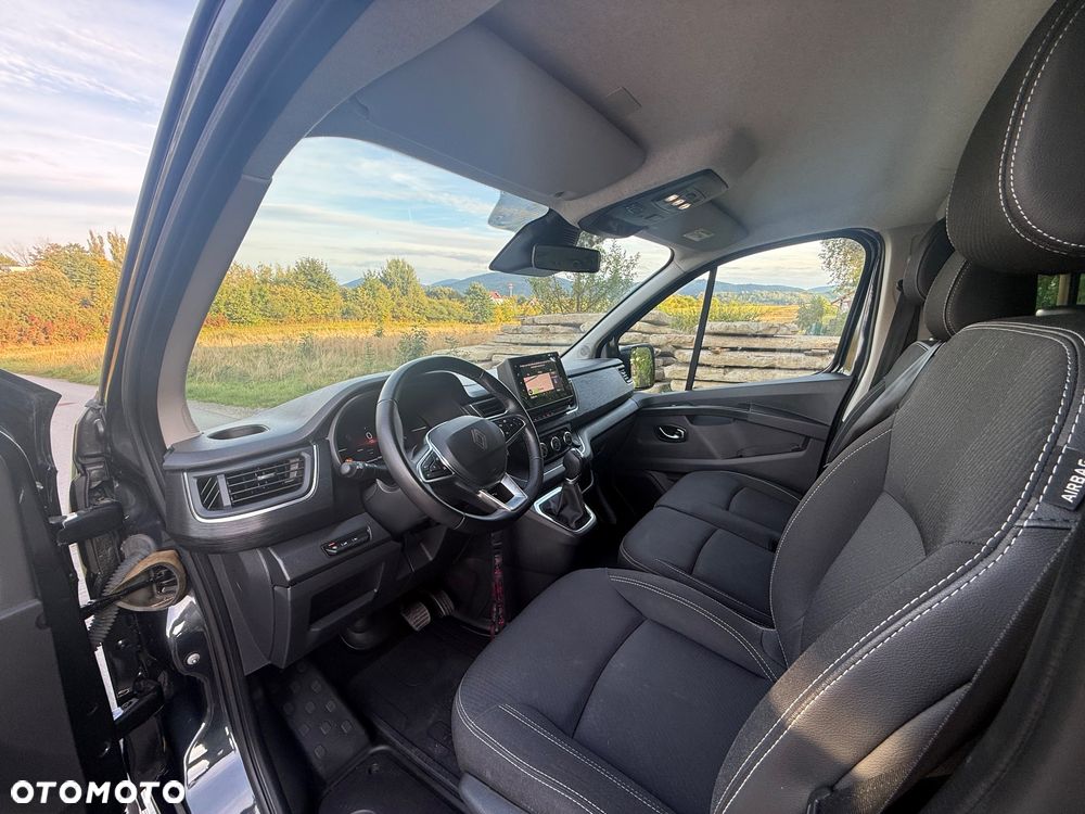 Renault Trafic - 23