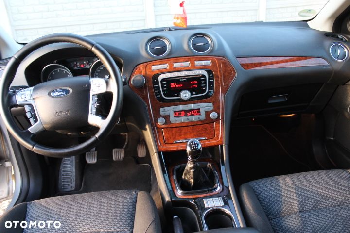 Ford Mondeo 2.0 Ghia X100 / X - 22